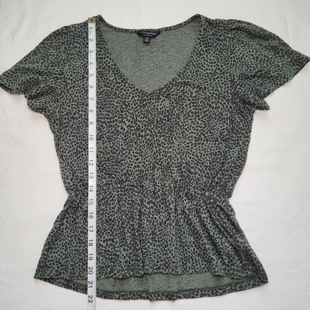Lucky Brand Green Leopard Peplum Top Flutter Sleeve Small Indie Sleaze - Picture 6 of 7